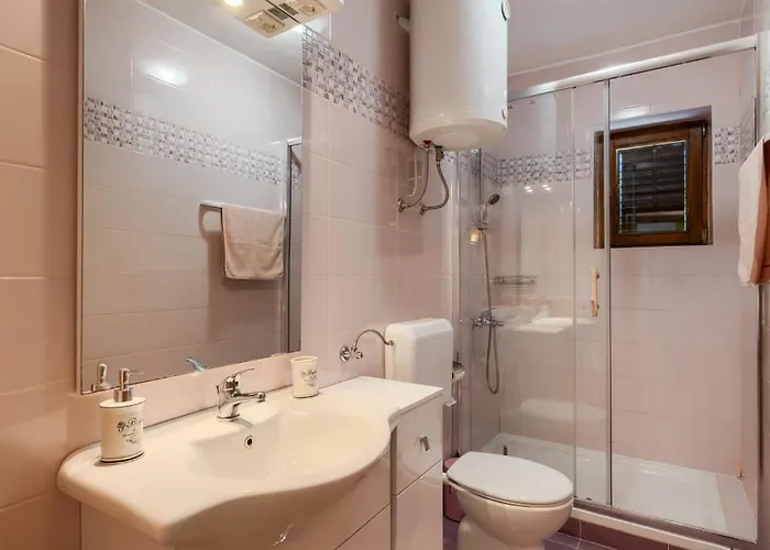 Vila By Guide Jursici